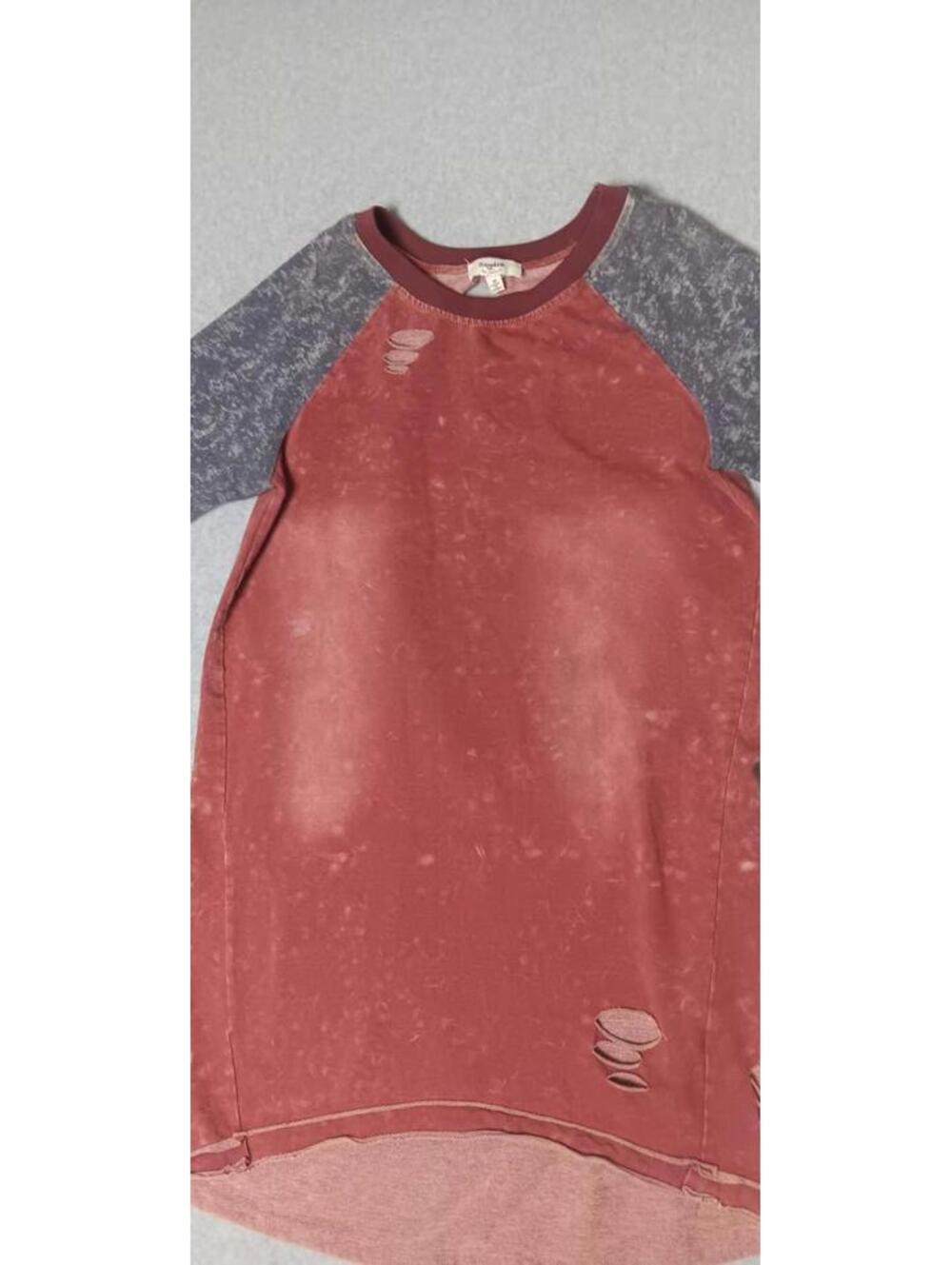 Hayden Los Angeles Oversized Tunic Top Womens Size Medium Distressed Red And... - Picture 11 of 12